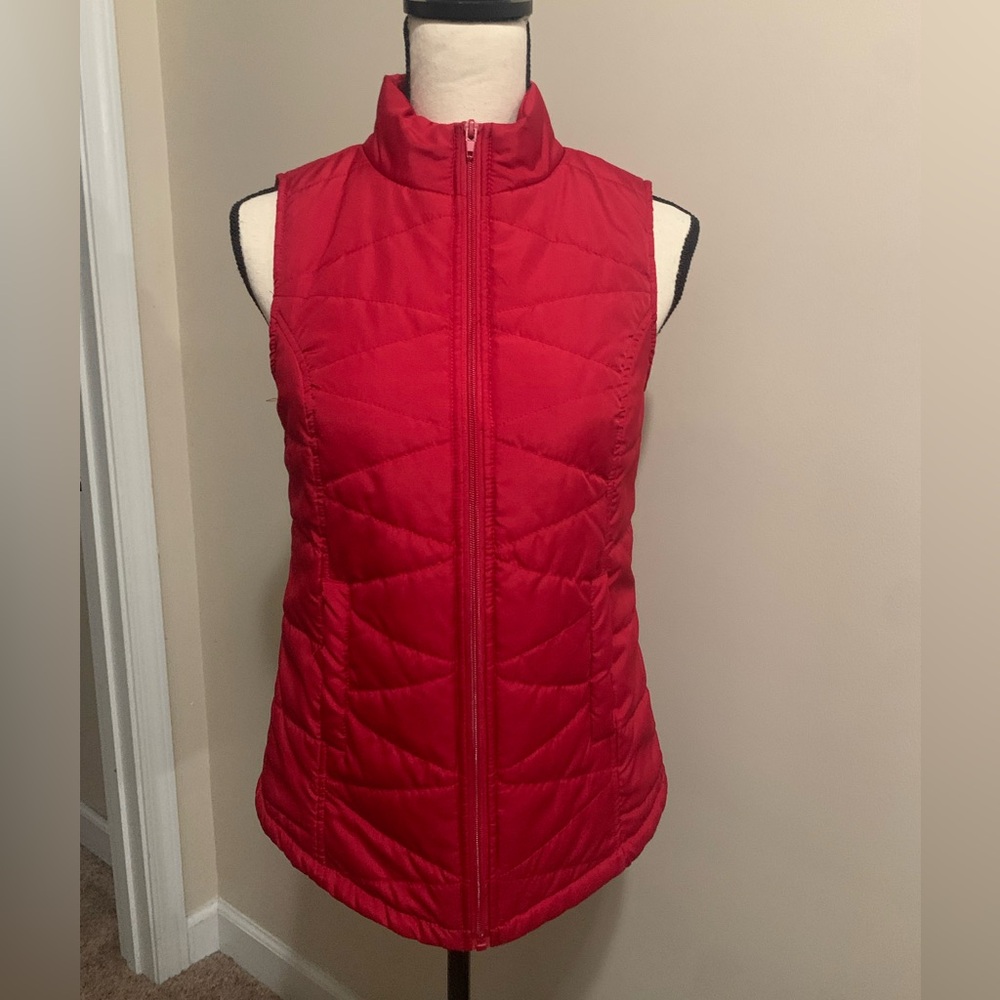 Red Camel like new red quilted vest sz S